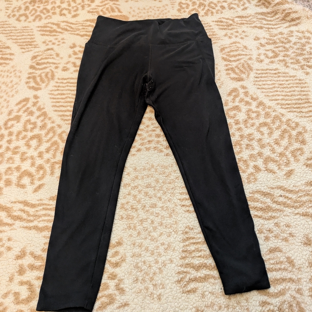 Danskin Black 7/8 Leggings With Side Pockets - Picture 3 of 5